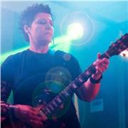 Chitarra per tutti dai 4 ai 79 anni, e se preferisci anche ukulele o basso